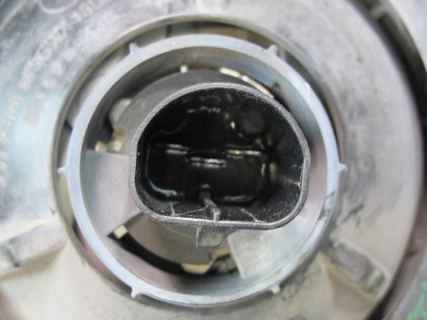 2003-2009 Hummer H2 Front Left & Right Headlight Lamp Set of 2