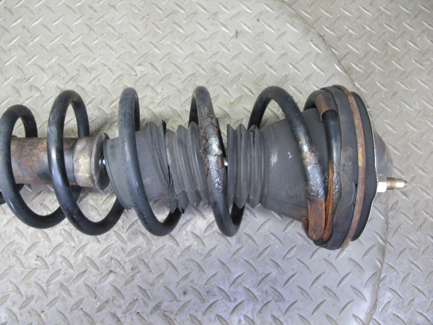 98-00 Lexus UCF20L LS400 Set of 2 Rear Left & Right Strut Shock Absorber OEM