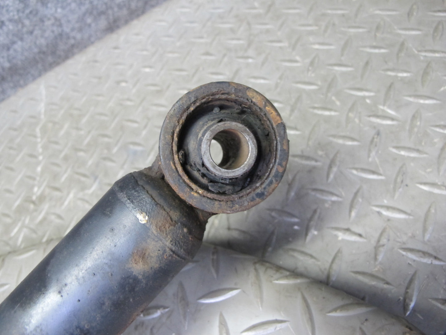 98-00 Lexus UCF20L LS400 Set of 2 Rear Left & Right Strut Shock Absorber OEM