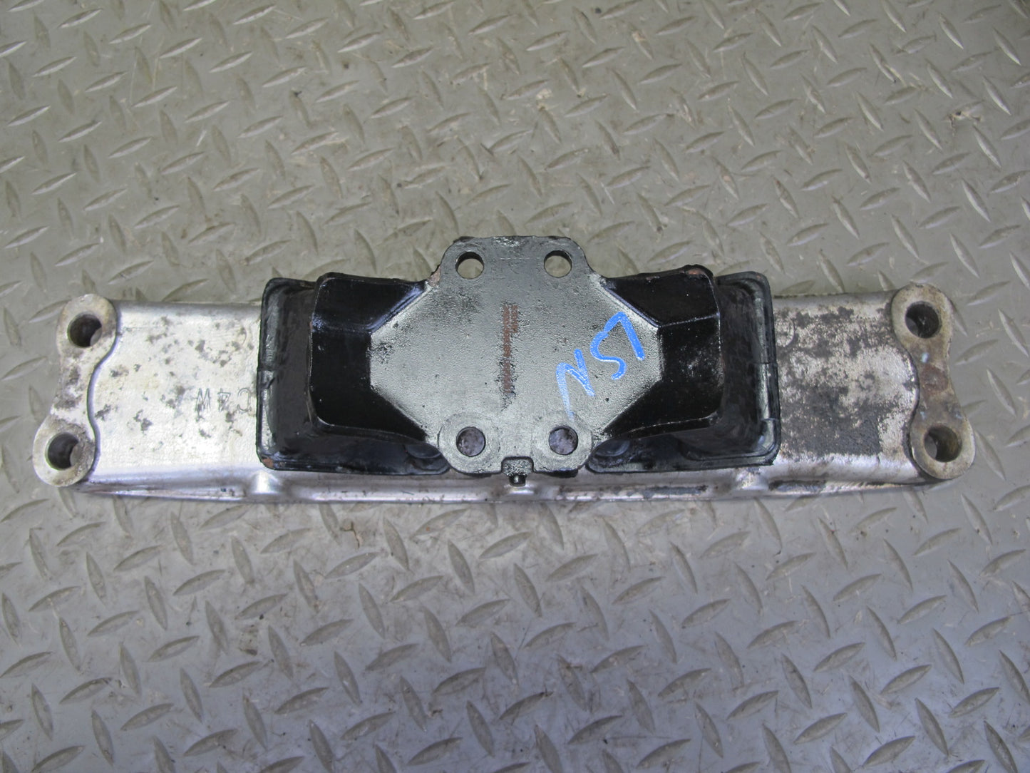 98-00 Lexus UCF20L LS400 A/T Transmission Crossmember w Mount Assembly OEM