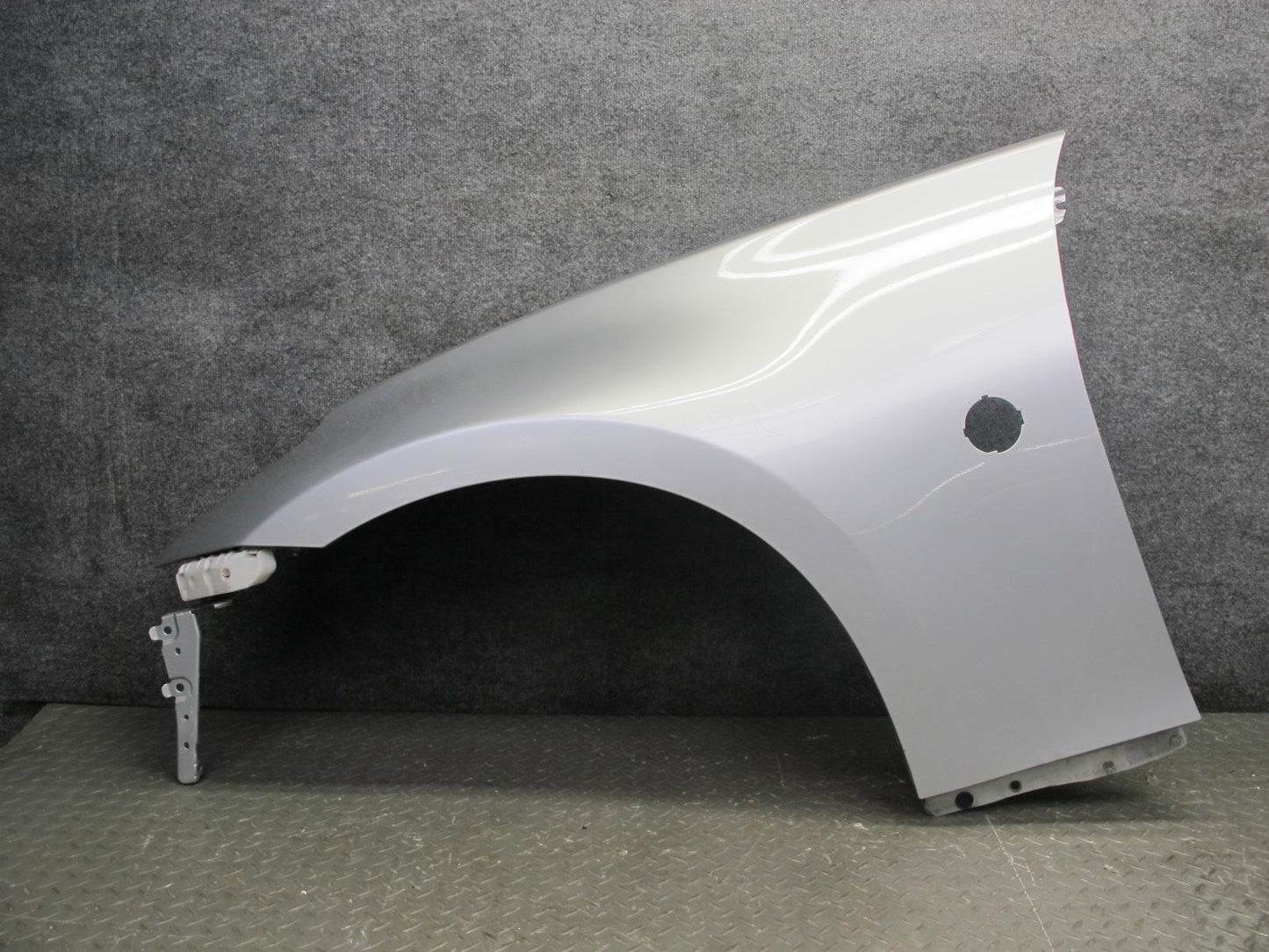 09-20 Nissan Z34 370Z Front Left Fender Shell Panel Cover Silver OEM