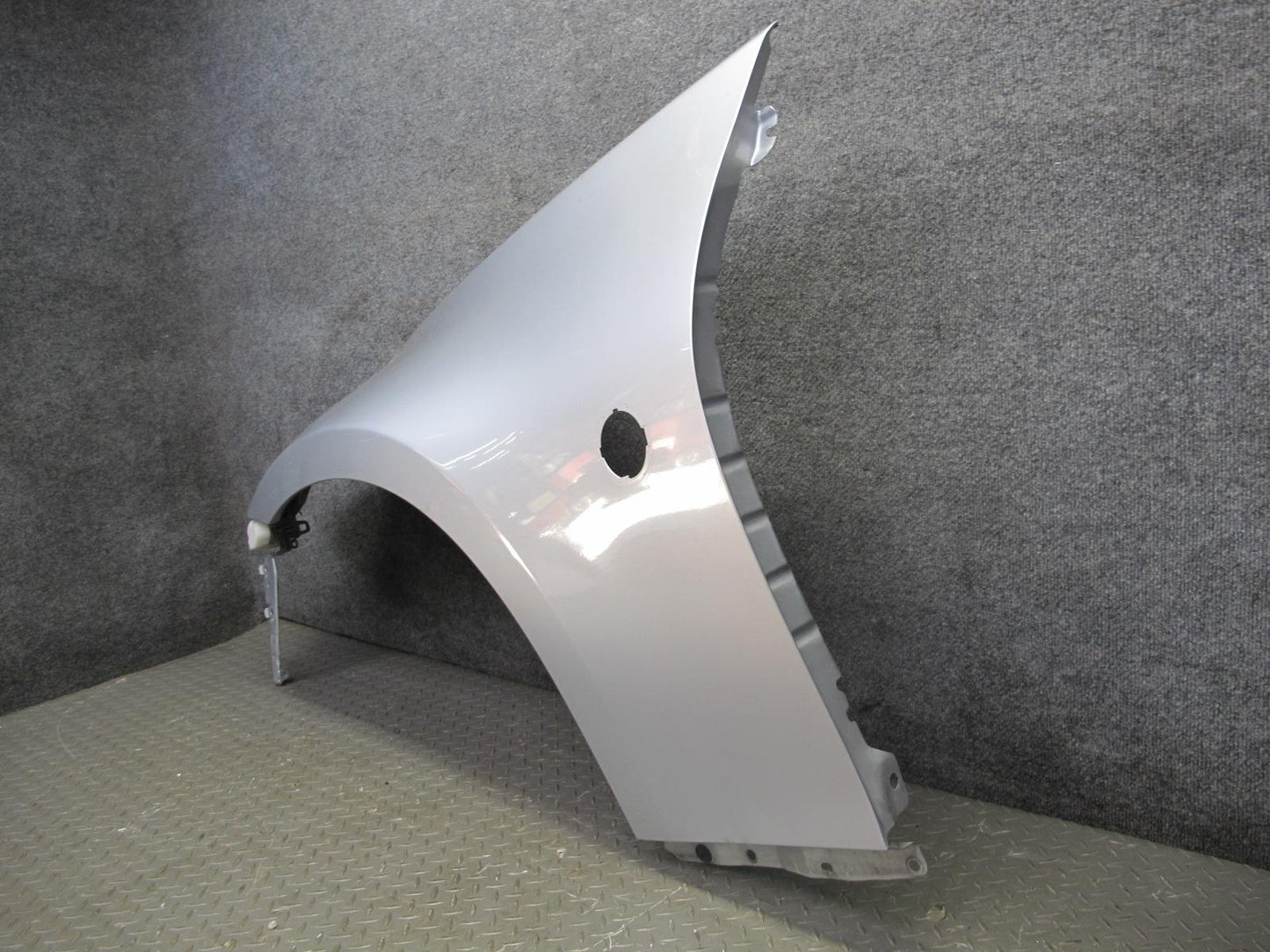 09-20 Nissan Z34 370Z Front Left Fender Shell Panel Cover Silver OEM
