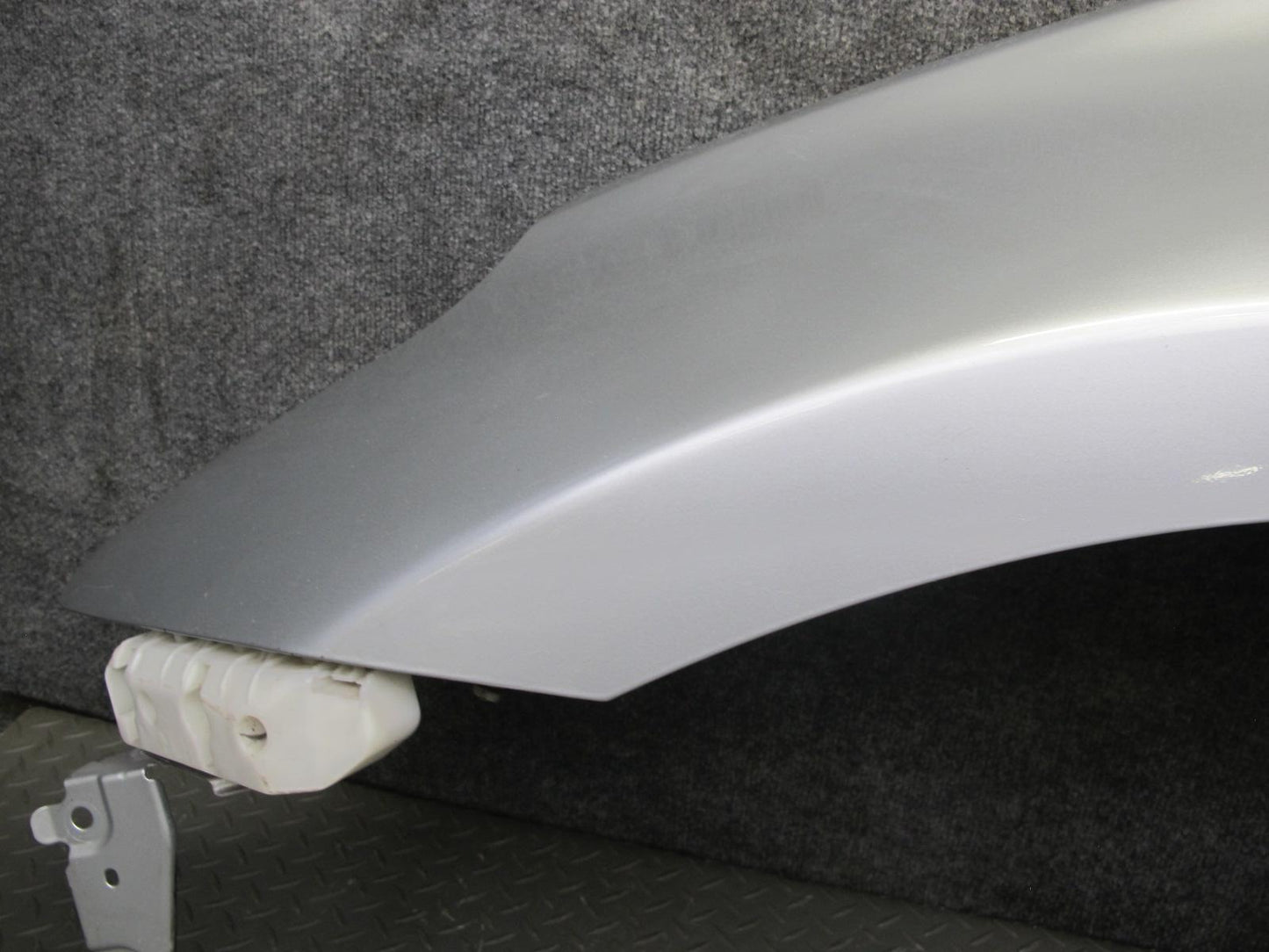 09-20 Nissan Z34 370Z Front Left Fender Shell Panel Cover Silver OEM