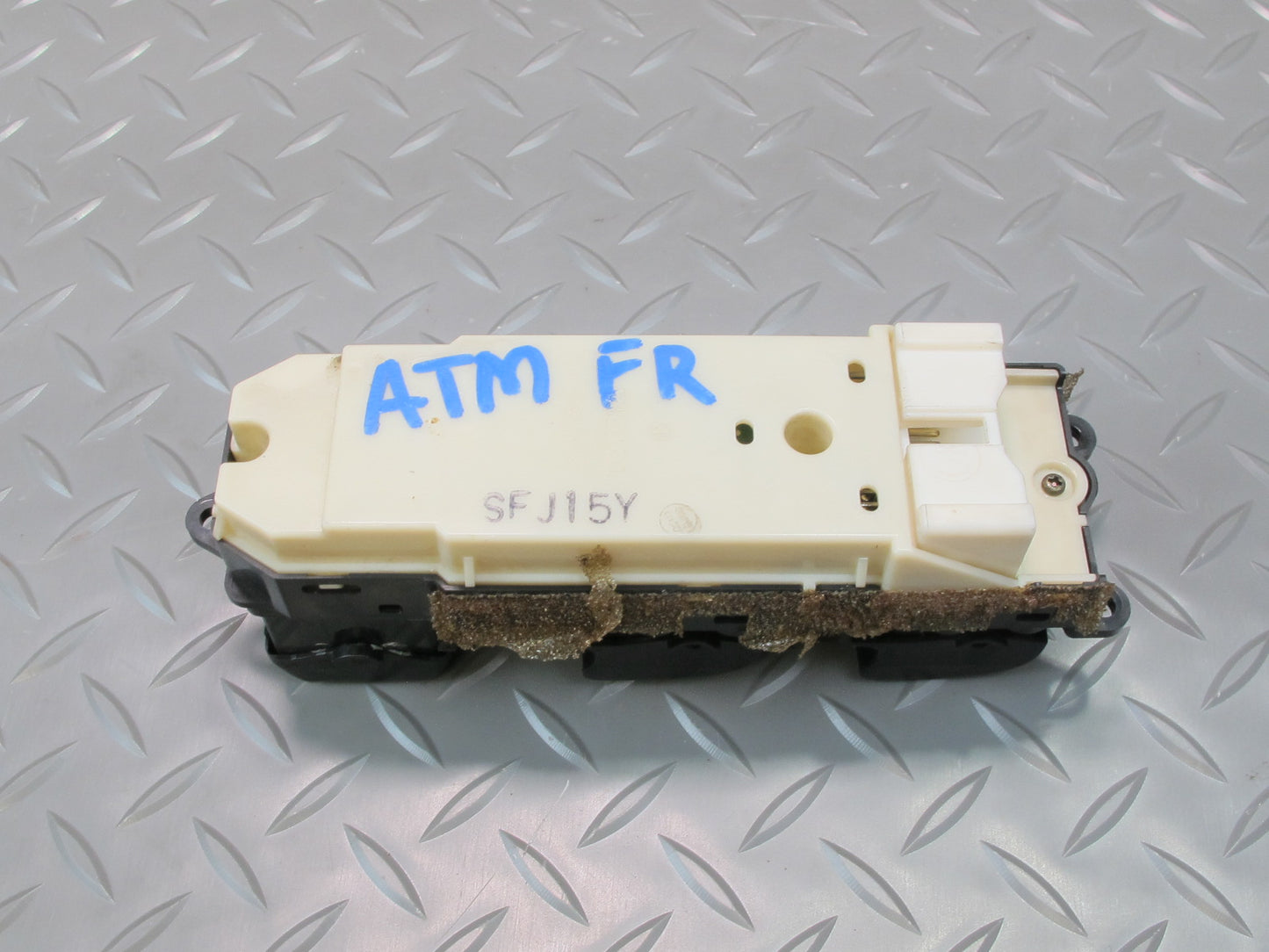 96-98 Toyota MARK2 JZX100 RHD Front Right Master Power Window Switch OEM