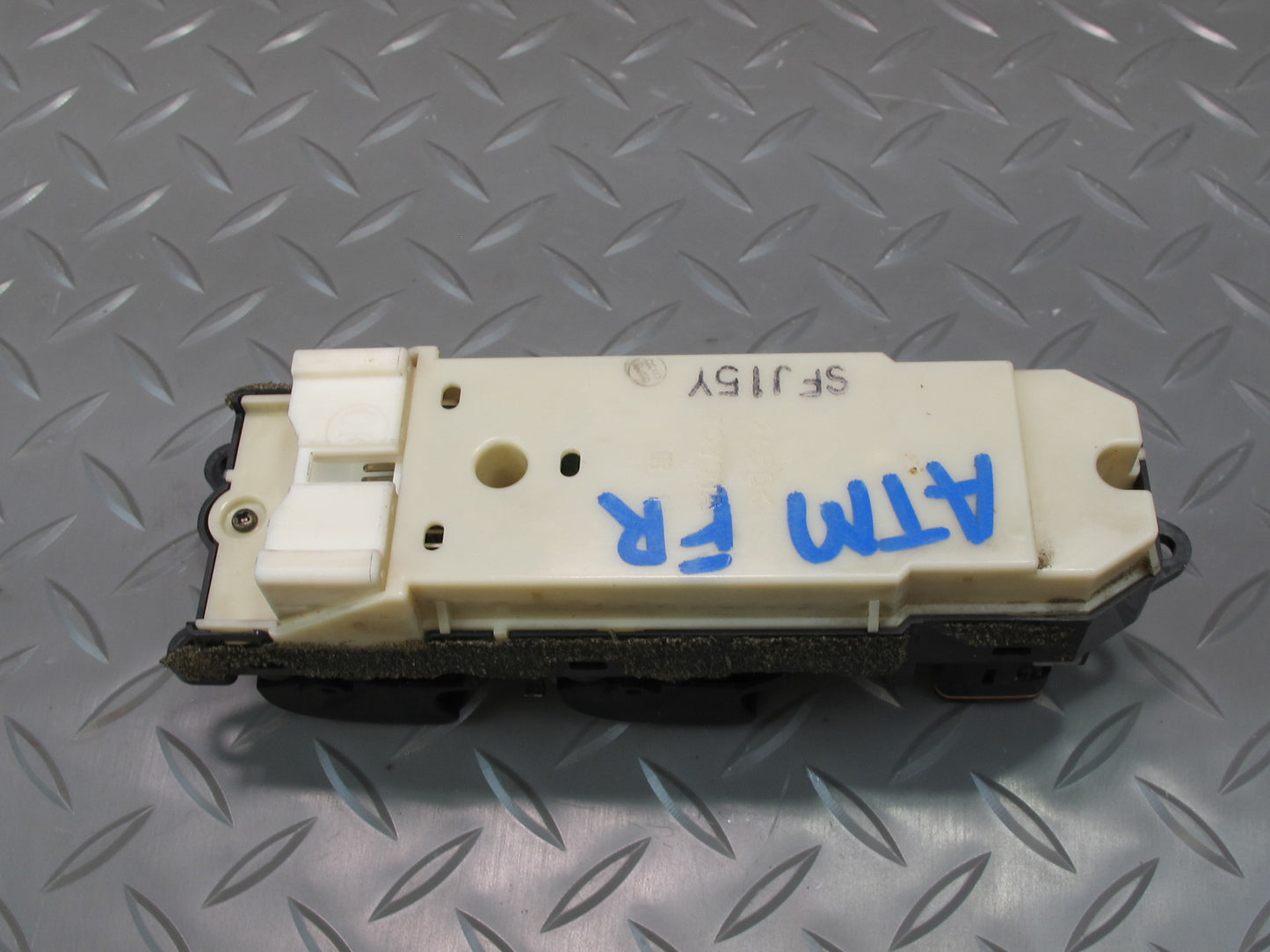 96-98 Toyota MARK2 JZX100 RHD Front Right Master Power Window Switch OEM