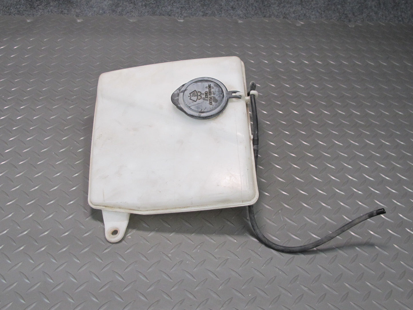 96-98 Toyota MARK2 JZX100 Windshield Washer Reservoir Tank w Pump OEM