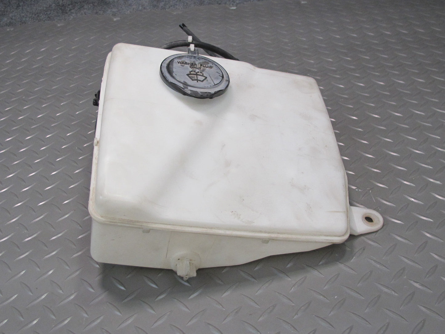 96-98 Toyota MARK2 JZX100 Windshield Washer Reservoir Tank w Pump OEM