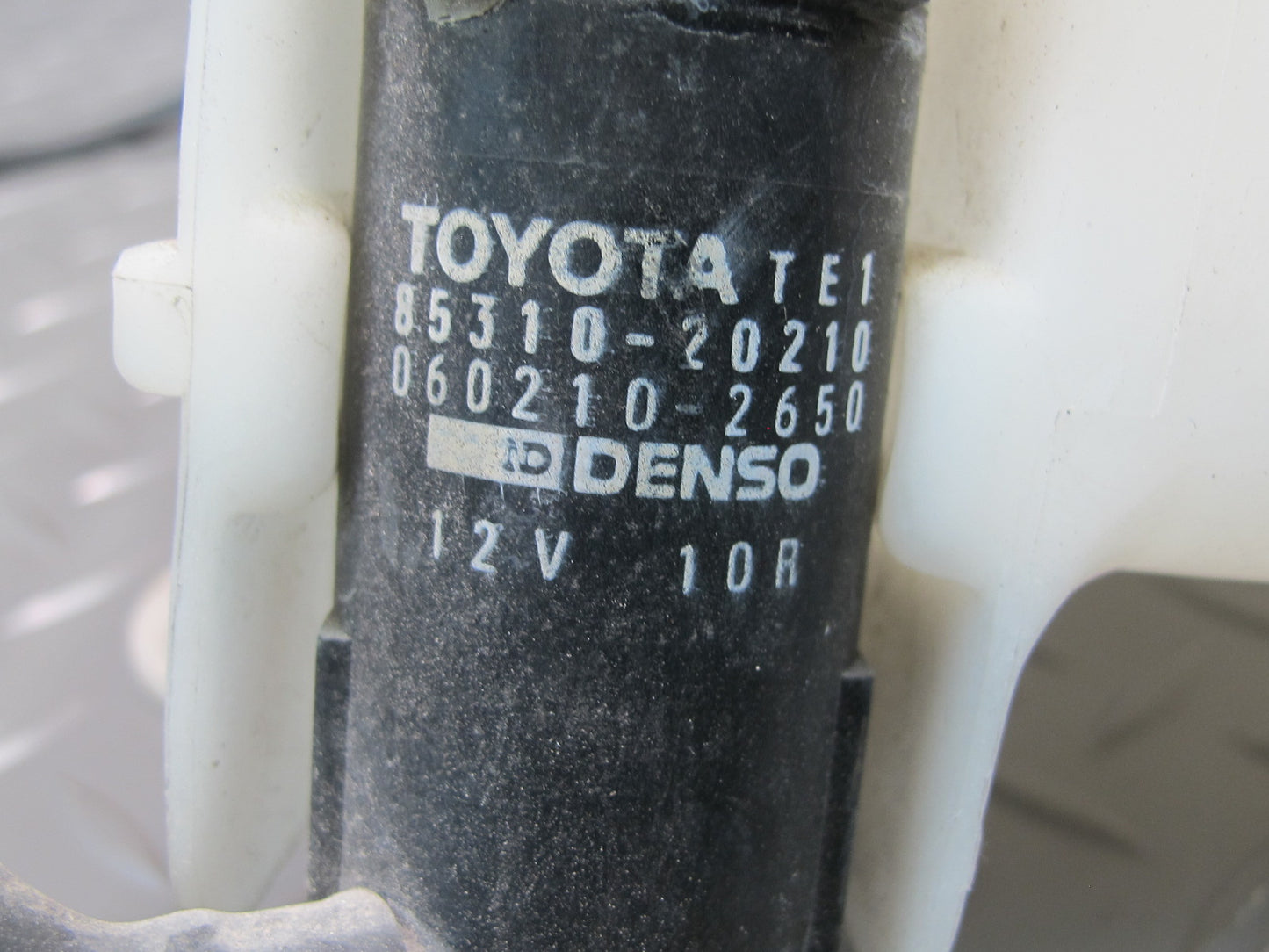 96-98 Toyota MARK2 JZX100 Windshield Washer Reservoir Tank w Pump OEM