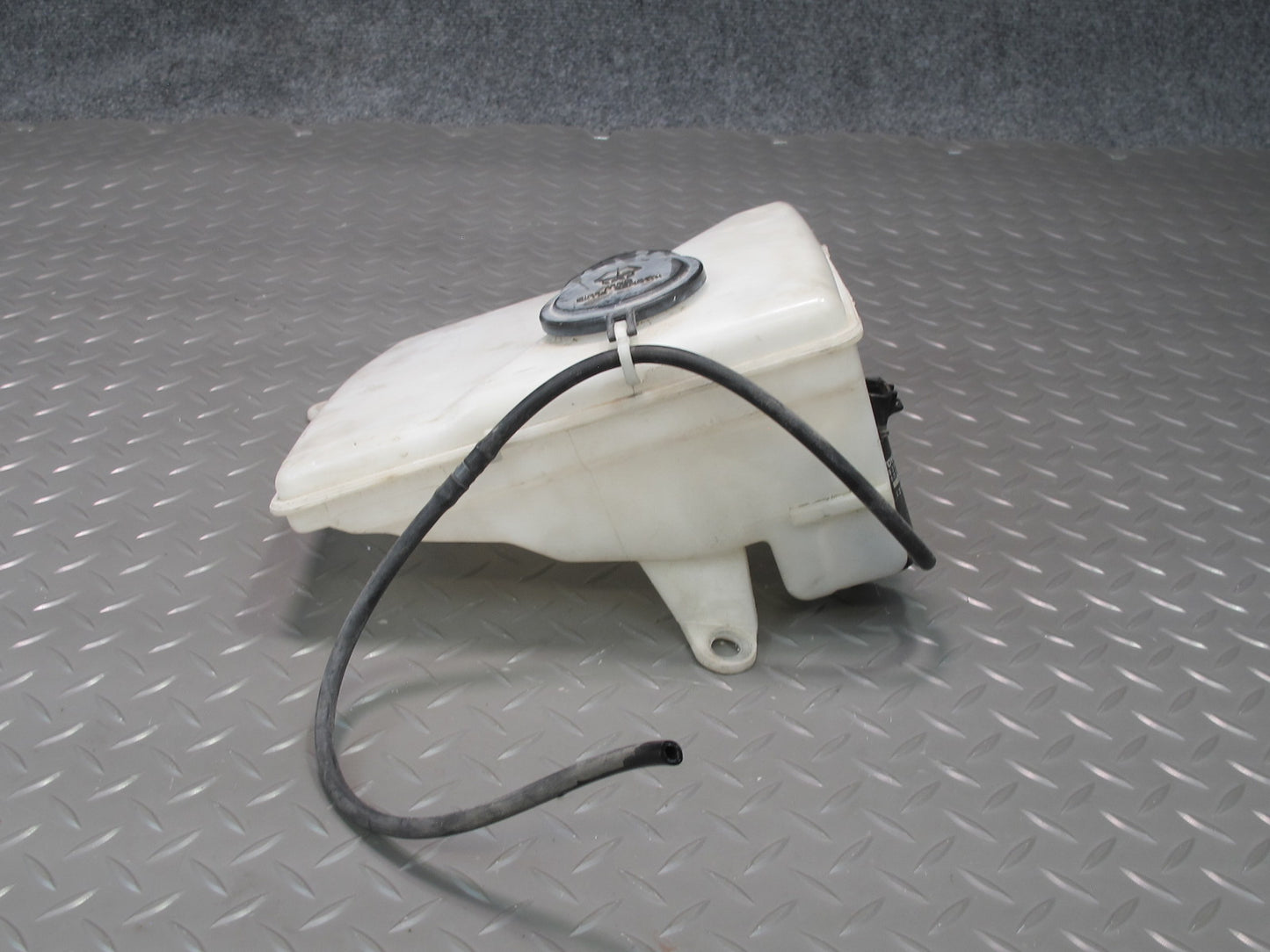 96-98 Toyota MARK2 JZX100 Windshield Washer Reservoir Tank w Pump OEM