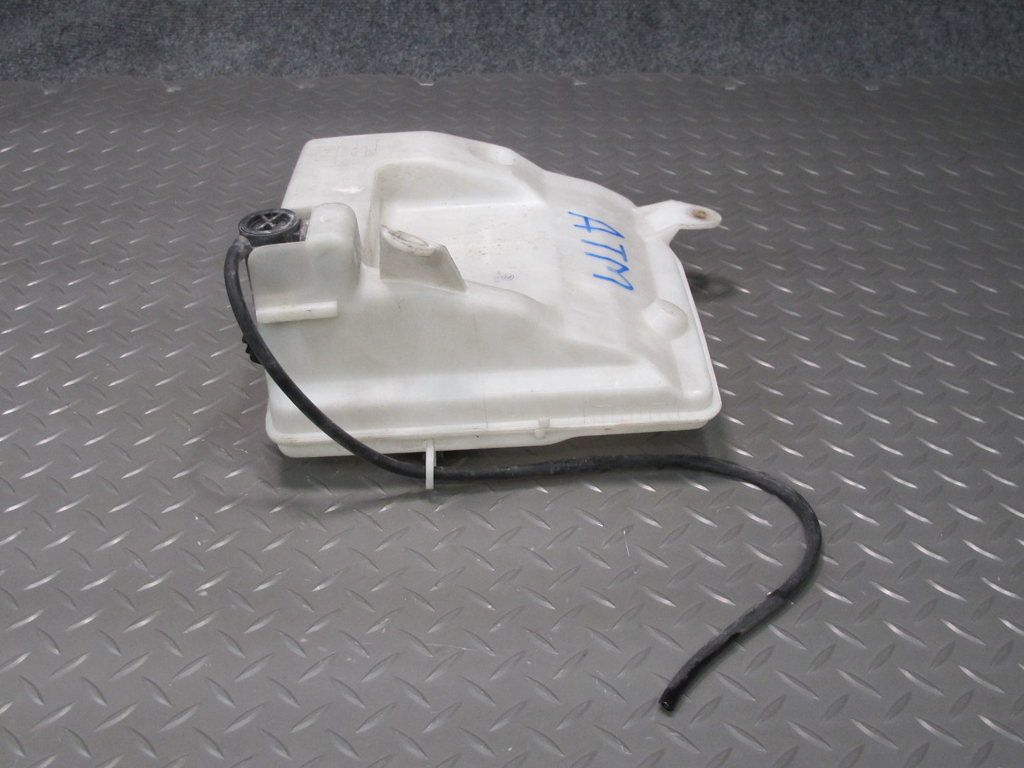 96-98 Toyota MARK2 JZX100 Windshield Washer Reservoir Tank w Pump OEM