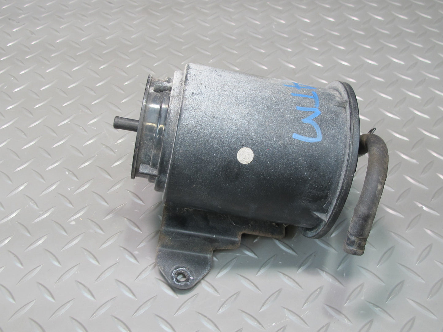 96-98 Toyota MARK2 JZX100 1JZGE Fuel Evap Vapor Charcoal Canister OEM