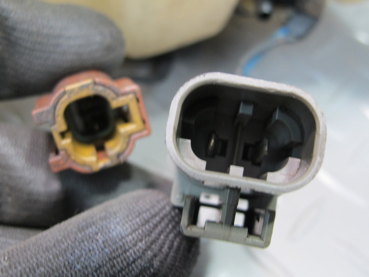 93-94 Nissan Z32 300ZX Convertible Windshield Washer Fluid Reservoir w Pump OEM