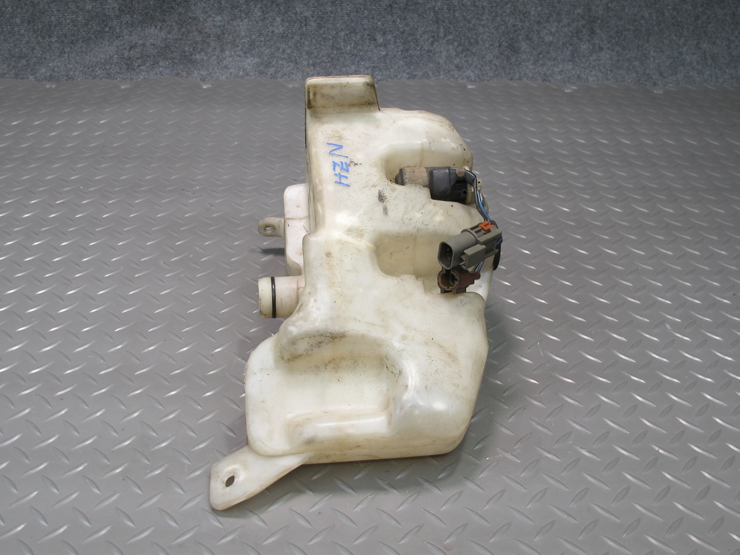 93-94 Nissan Z32 300ZX Convertible Windshield Washer Fluid Reservoir w Pump OEM