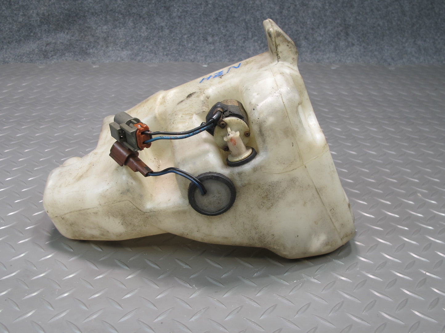 93-94 Nissan Z32 300ZX Convertible Windshield Washer Fluid Reservoir w Pump OEM