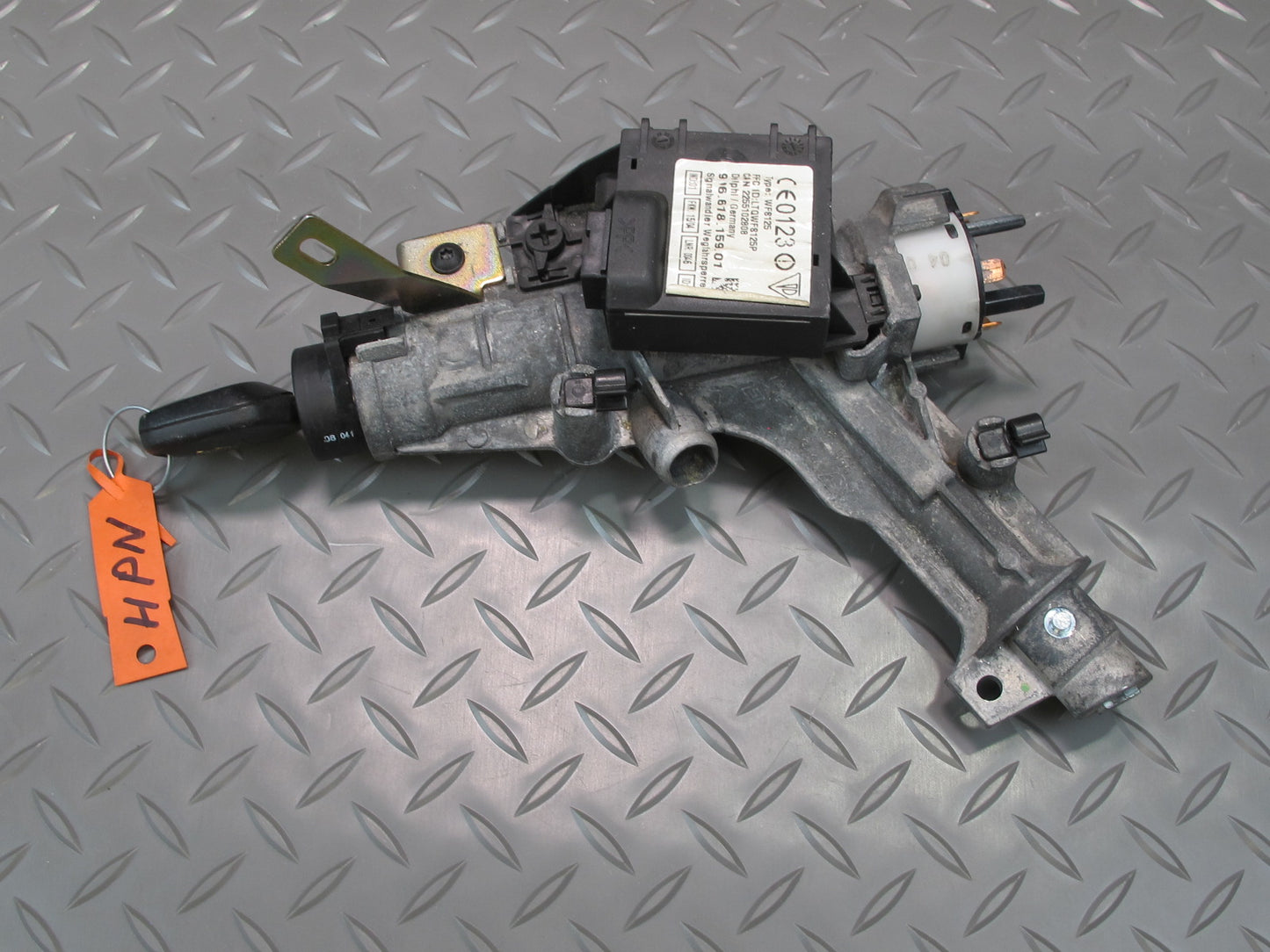 2002-2005 Porsche 911 996 Door Handle Anti Theft Ignition Arm Rest Lock KEY Set