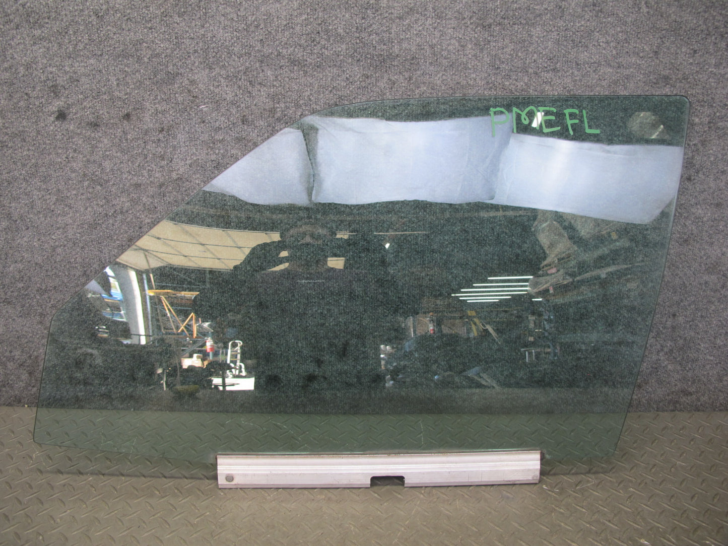 90-95 Mercedes W124 300D Sedan Front Left Door Glass Window OEM