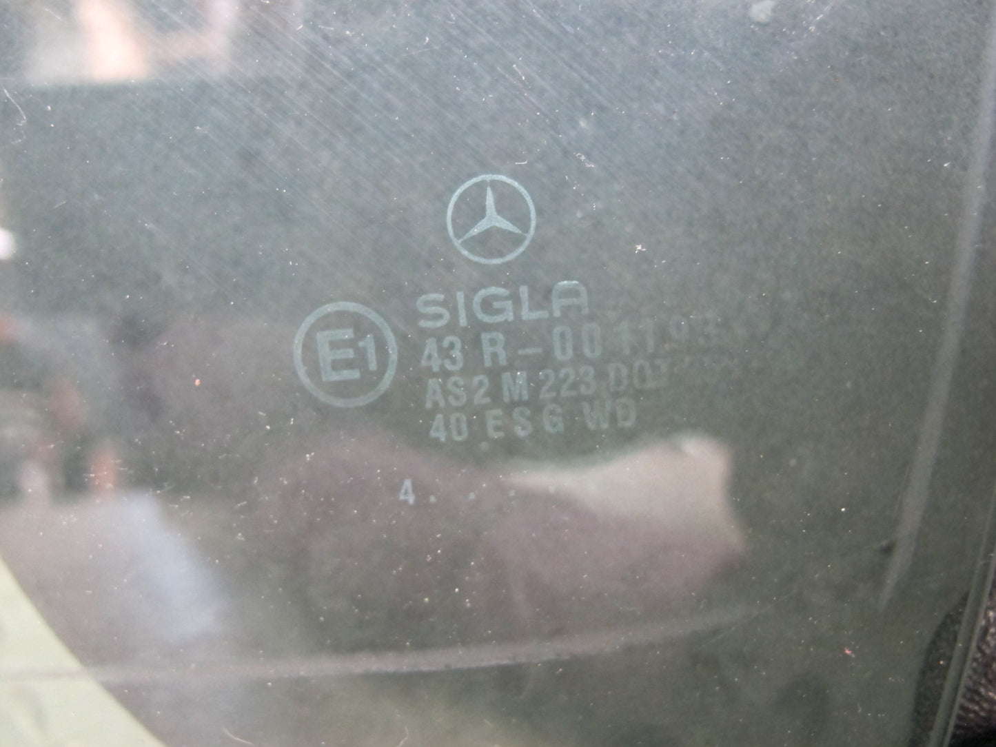90-95 Mercedes W124 300D Sedan Front Left Door Glass Window OEM