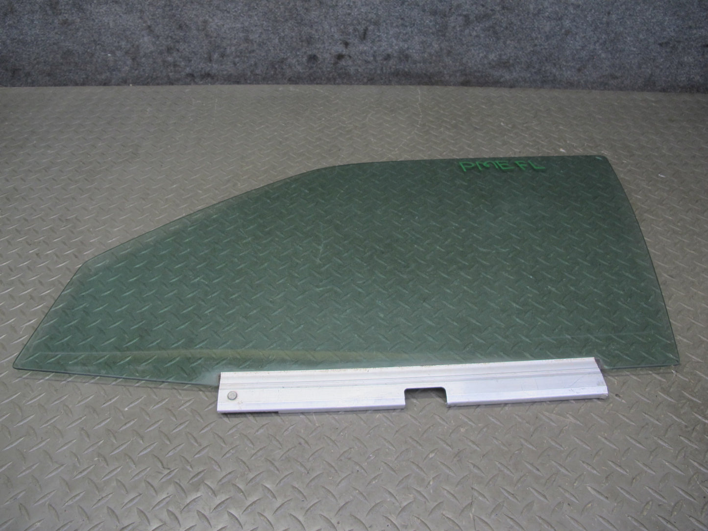 90-95 Mercedes W124 300D Sedan Front Left Door Glass Window OEM