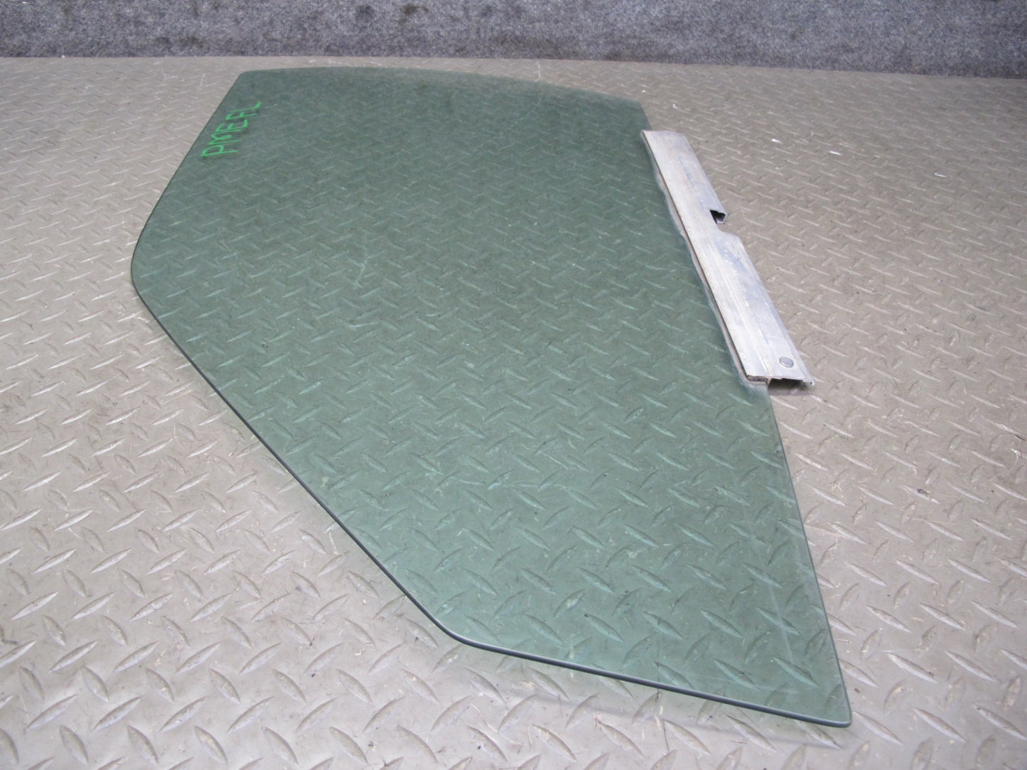 90-95 Mercedes W124 300D Sedan Front Left Door Glass Window OEM