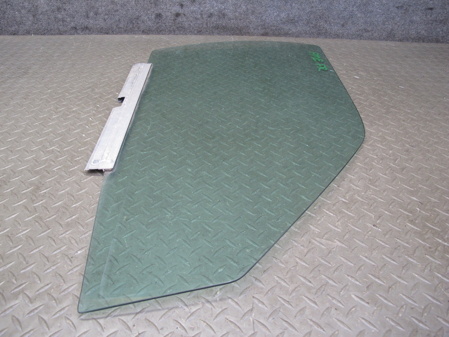 90-95 Mercedes W124 300D Sedan Front Right Door Glass Window OEM