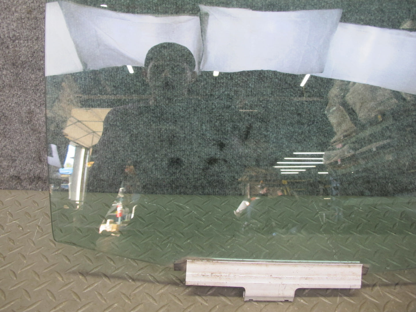 93-95 Mercedes W124 300D Sedan Rear Right Door Glass Window OEM