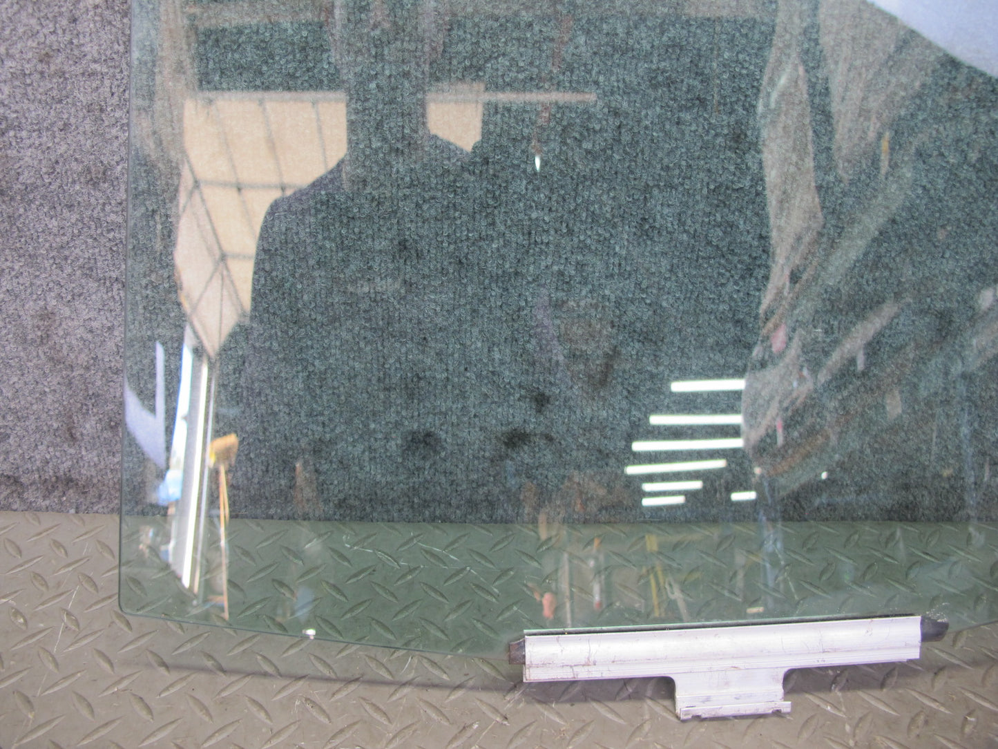 93-95 Mercedes W124 300D Sedan Rear Right Door Glass Window OEM