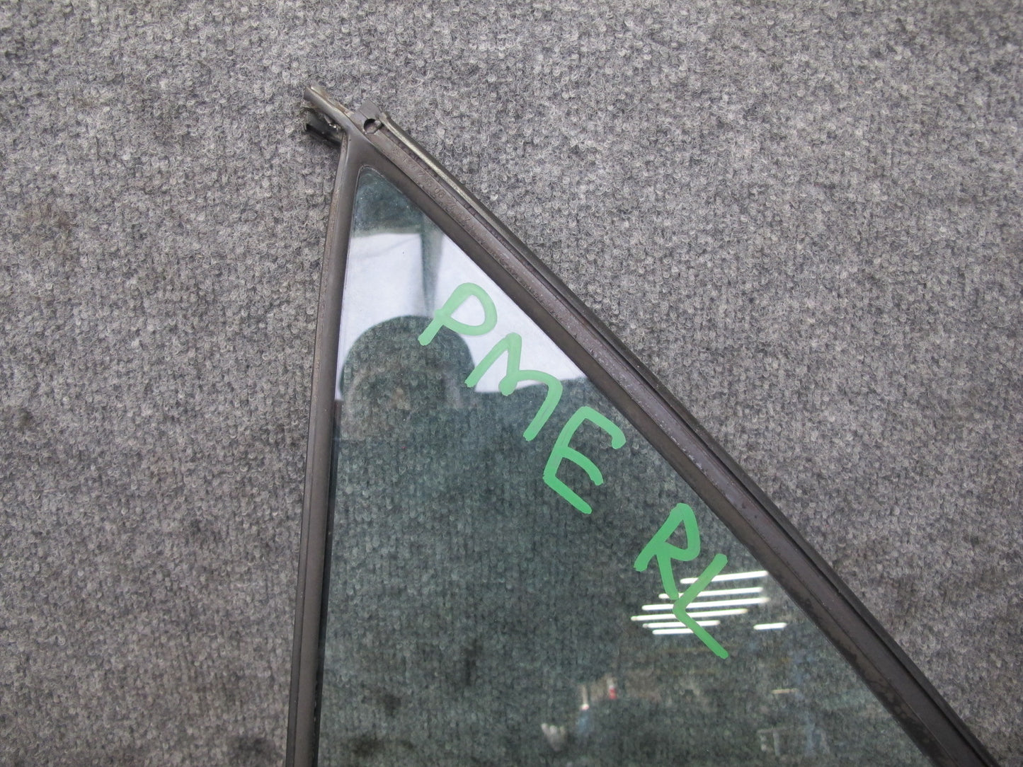 93-95 Mercedes W124 300D Sedan Rear Left Door Quarter Glass Window OEM