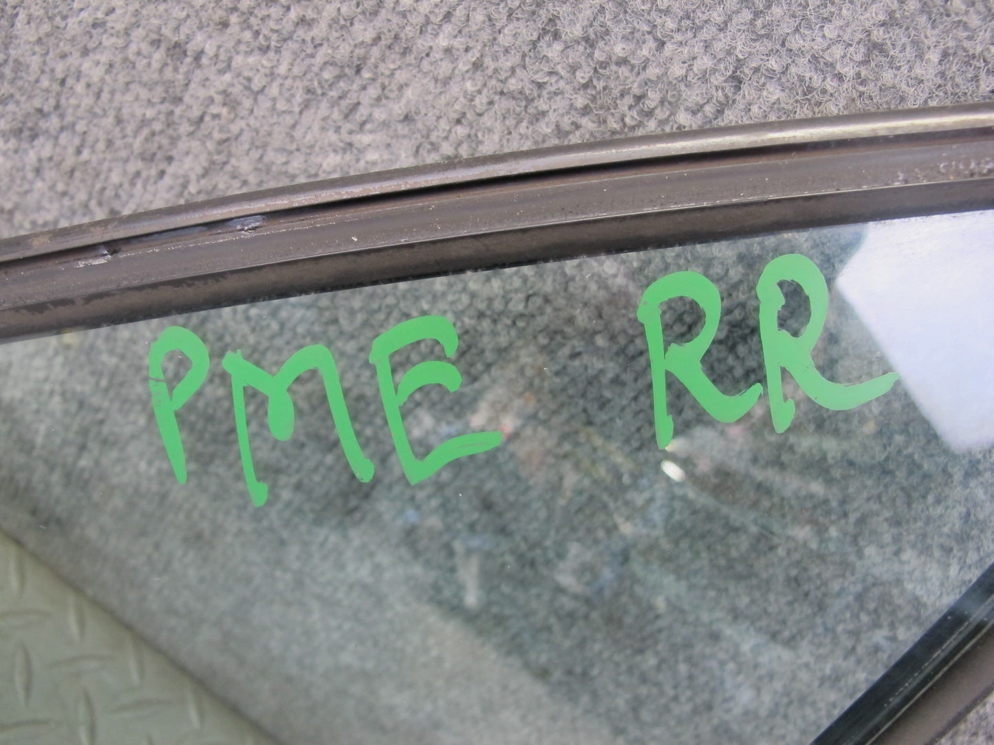 93-95 Mercedes W124 300D Sedan Rear Right Door Quarter Glass Window OEM