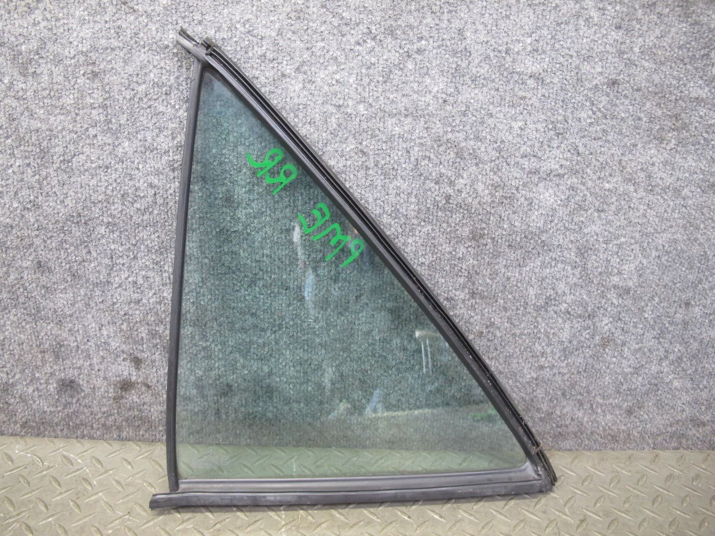 93-95 Mercedes W124 300D Sedan Rear Right Door Quarter Glass Window OEM