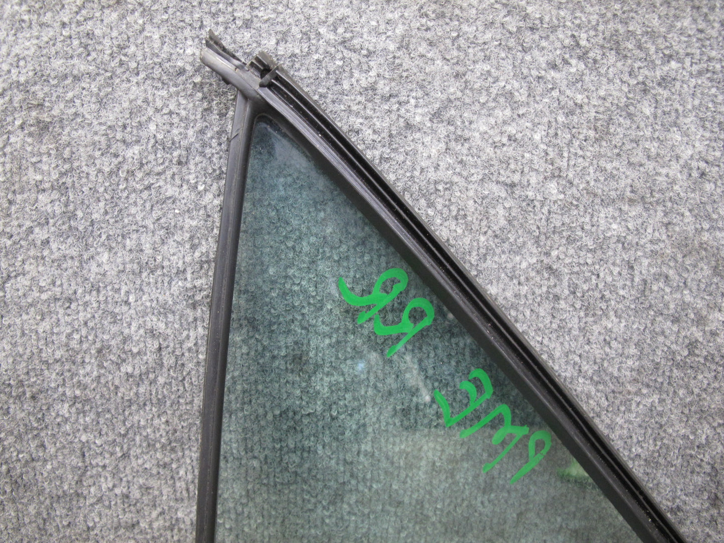 93-95 Mercedes W124 300D Sedan Rear Right Door Quarter Glass Window OEM