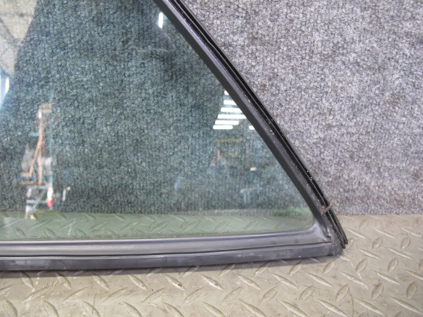 93-95 Mercedes W124 300D Sedan Rear Right Door Quarter Glass Window OEM