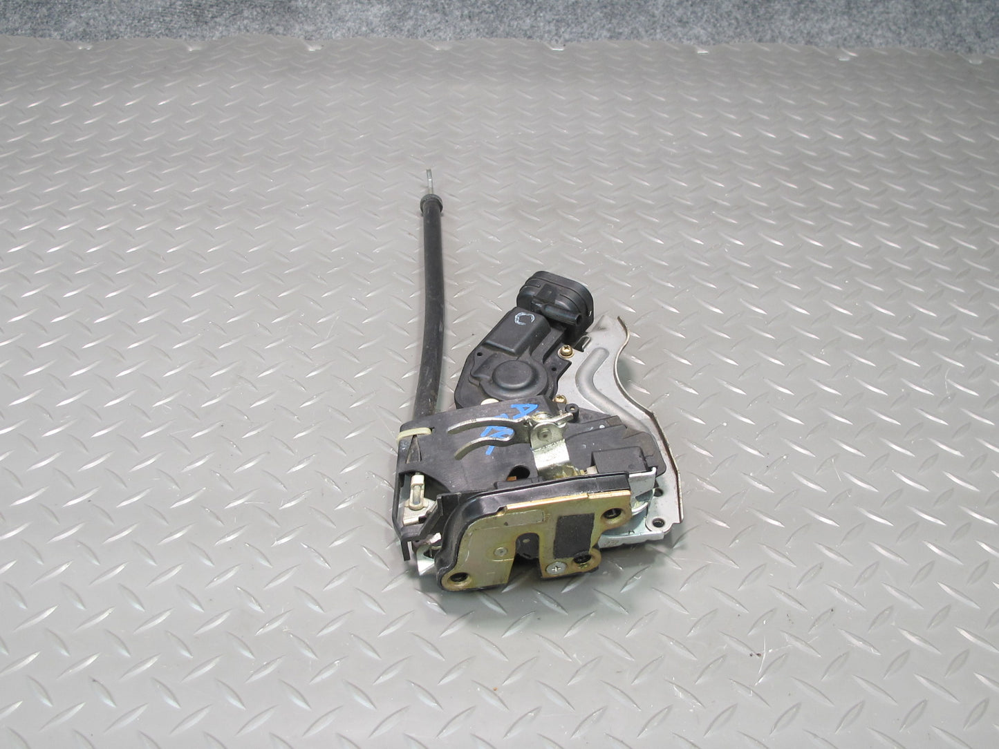 96-00 Toyota MARK2 JZX100 Tourer Rear Right Door Lock Latch Actuator OEM