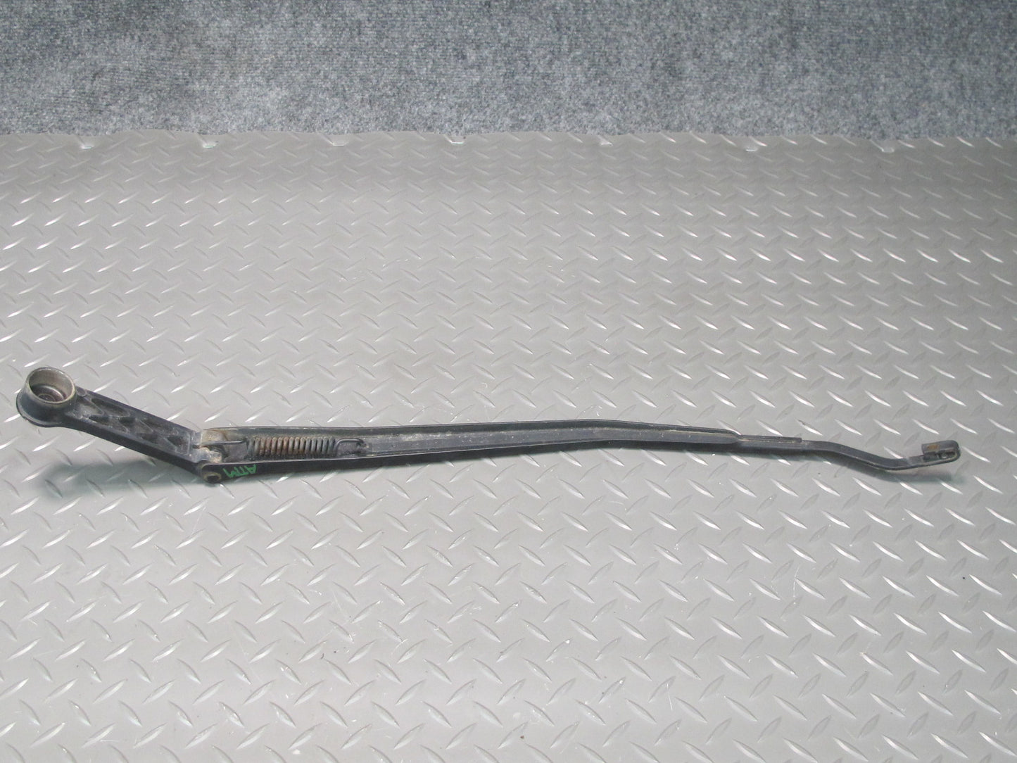 96-00 Toyota MARK2 JZX100 Set of 2 Front Left & Right Wiper Arm OEM