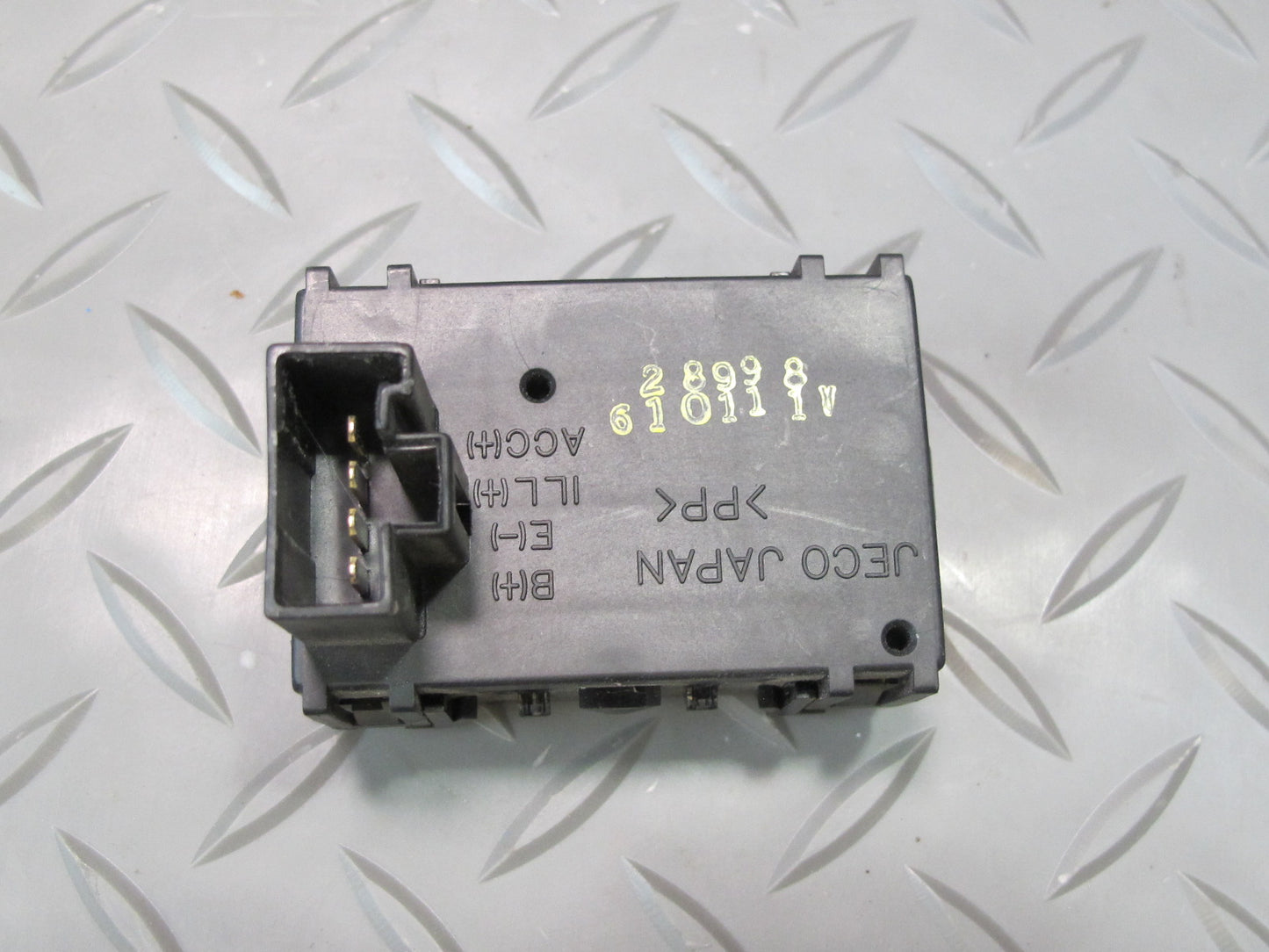 96-98 Toyota MARK2 JZX100 Dash Digital Clock Unit OEM