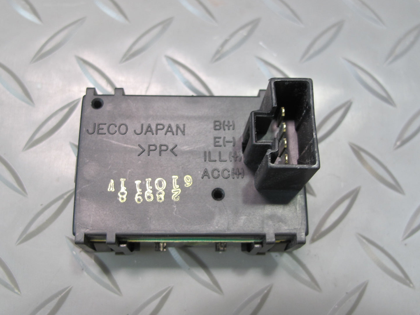 96-98 Toyota MARK2 JZX100 Dash Digital Clock Unit OEM