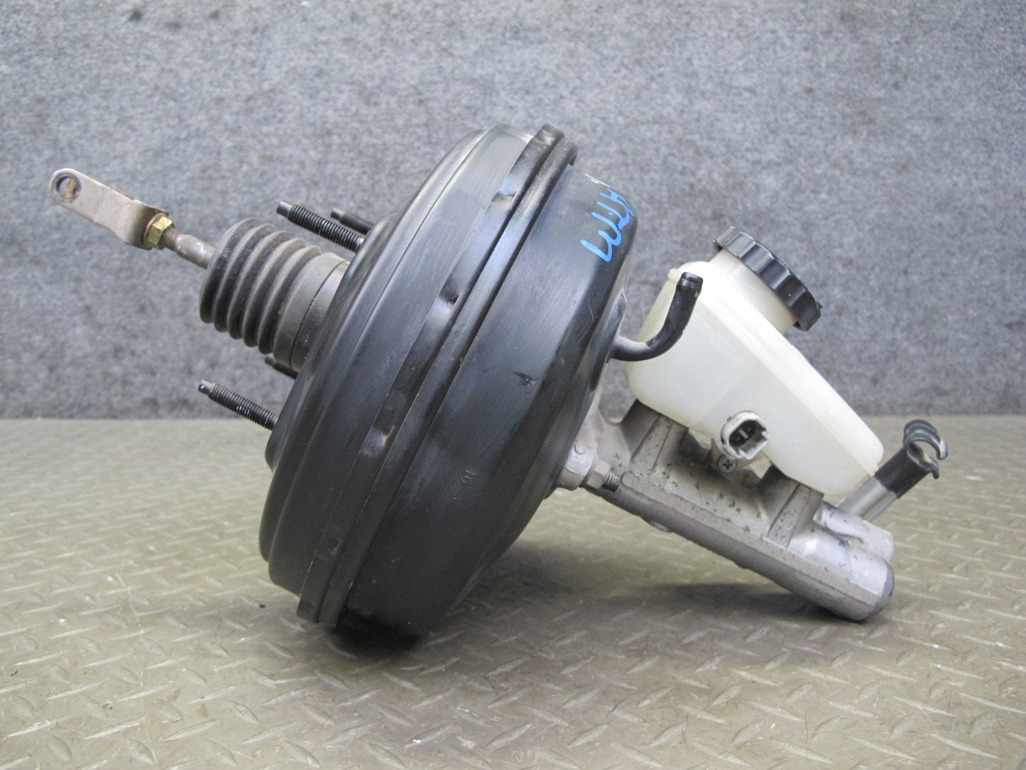 96-98 Toyota MARK2 JZX100 Tourer S Brake Master Cylinder Booster Fluid Reservoir