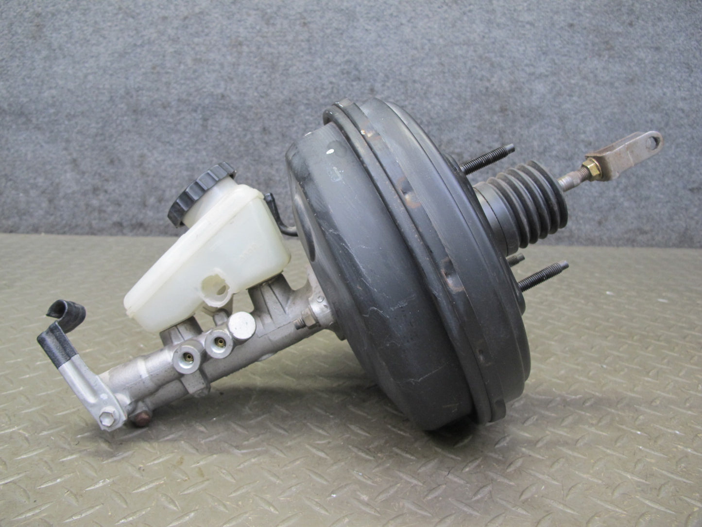 96-98 Toyota MARK2 JZX100 Tourer S Brake Master Cylinder Booster Fluid Reservoir