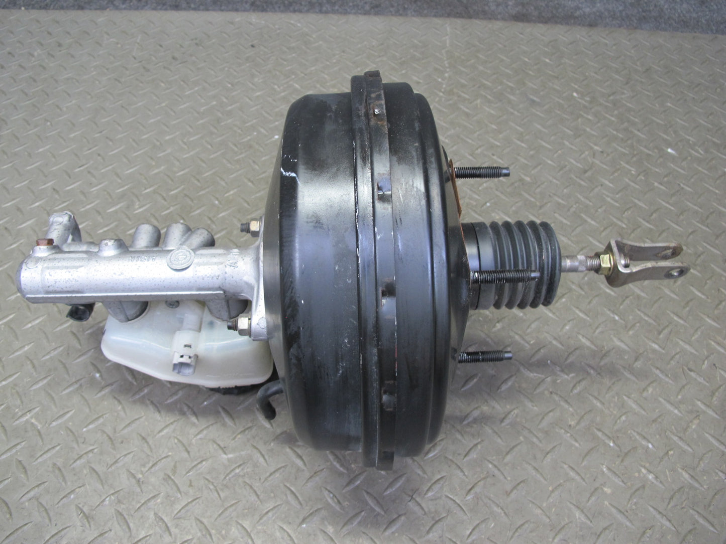 96-98 Toyota MARK2 JZX100 Tourer S Brake Master Cylinder Booster Fluid Reservoir