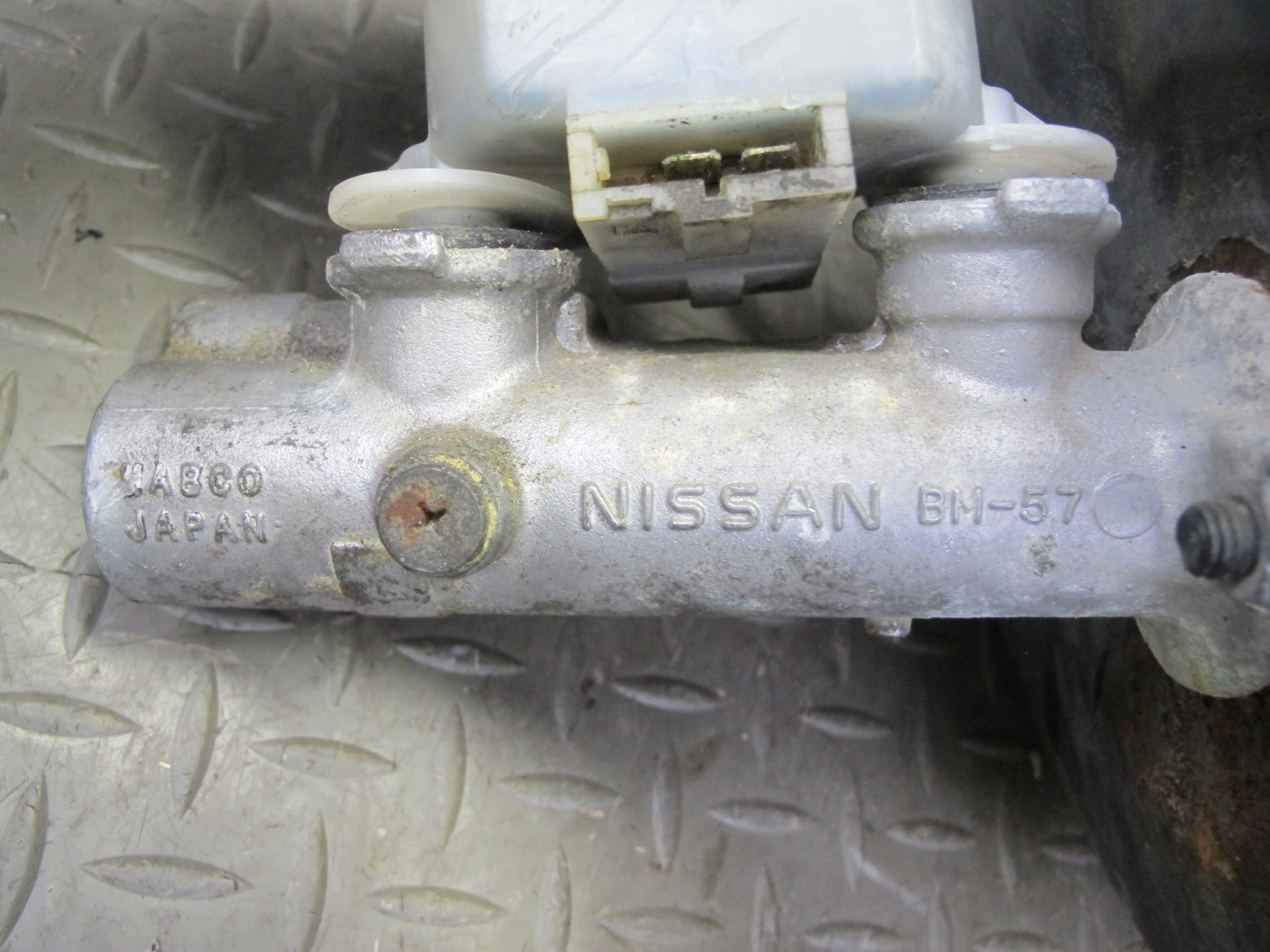 1991 Nissan Z32 300ZX Turbo Brake Master Cylinder Booster Fluid Reservoir OEM