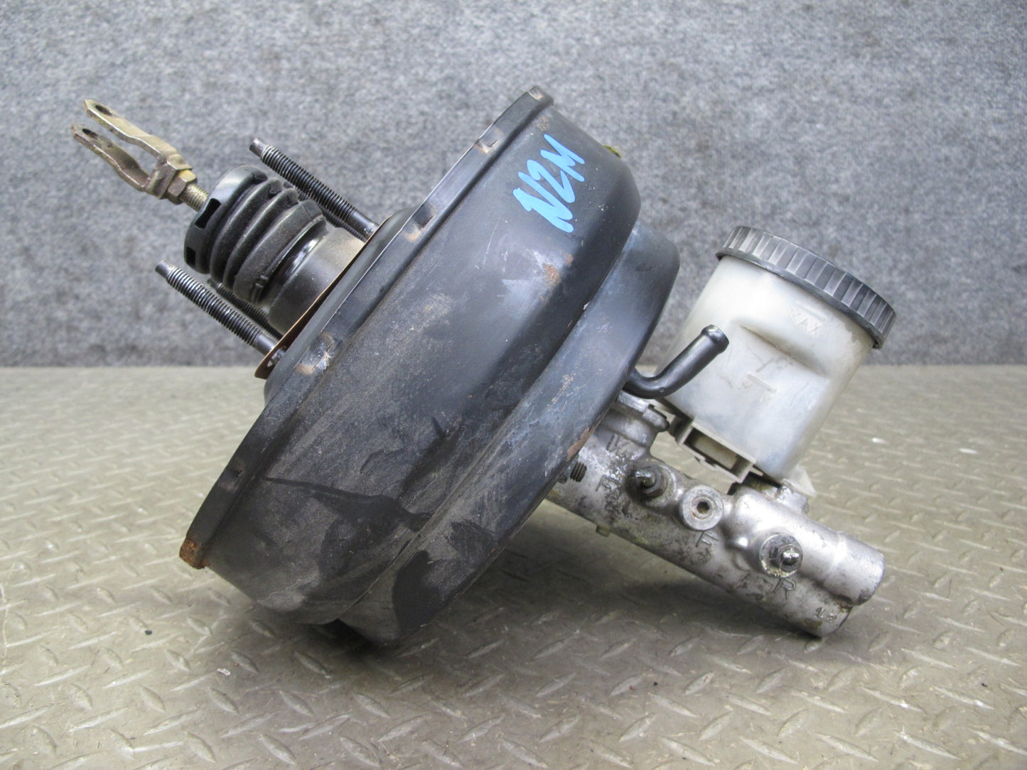 1991 Nissan Z32 300ZX Turbo Brake Master Cylinder Booster Fluid Reservoir OEM