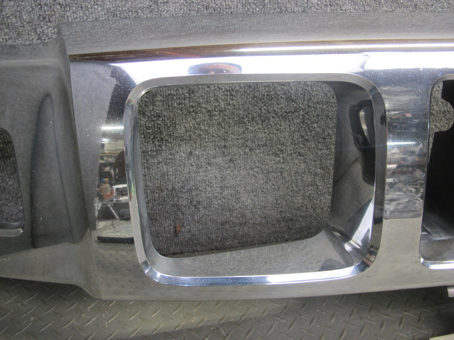 2008-2009 Hummer H2 Front Chrome Grille Panel 25886172