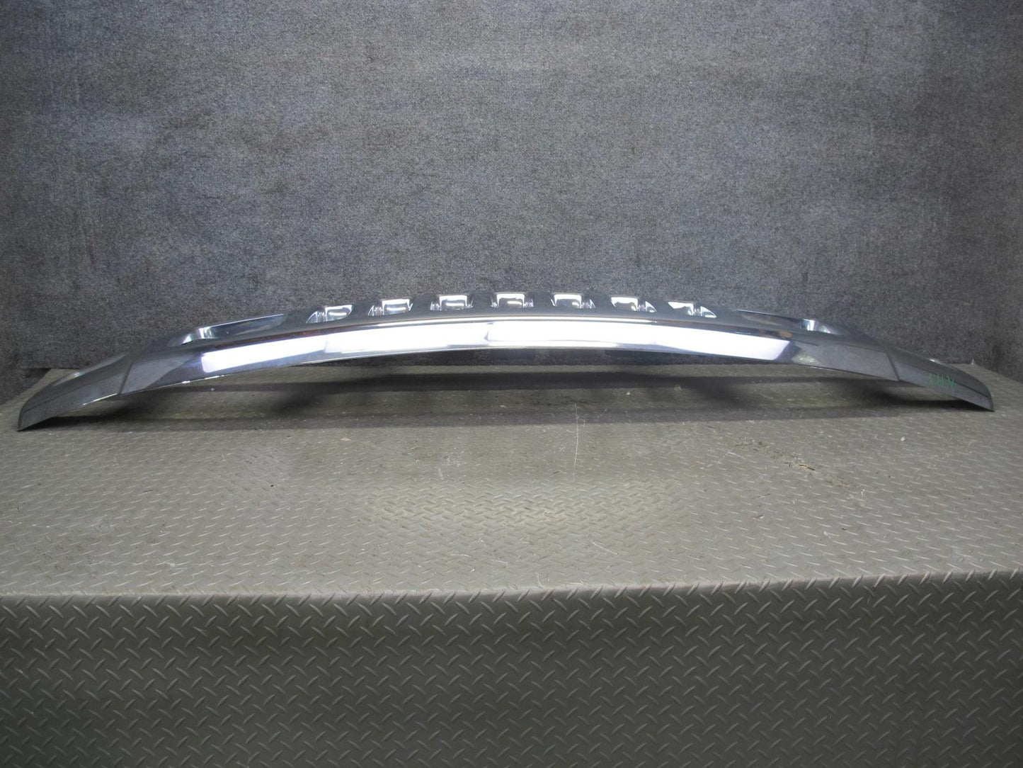 2008-2009 Hummer H2 Front Chrome Grille Panel 25886172