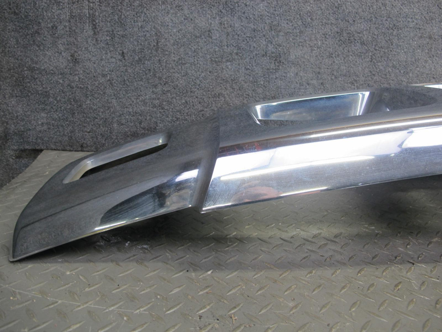 2008-2009 Hummer H2 Front Chrome Grille Panel 25886172