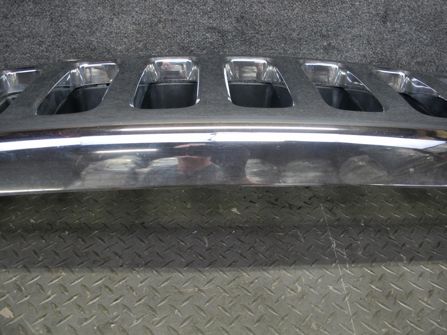 2008-2009 Hummer H2 Front Chrome Grille Panel 25886172