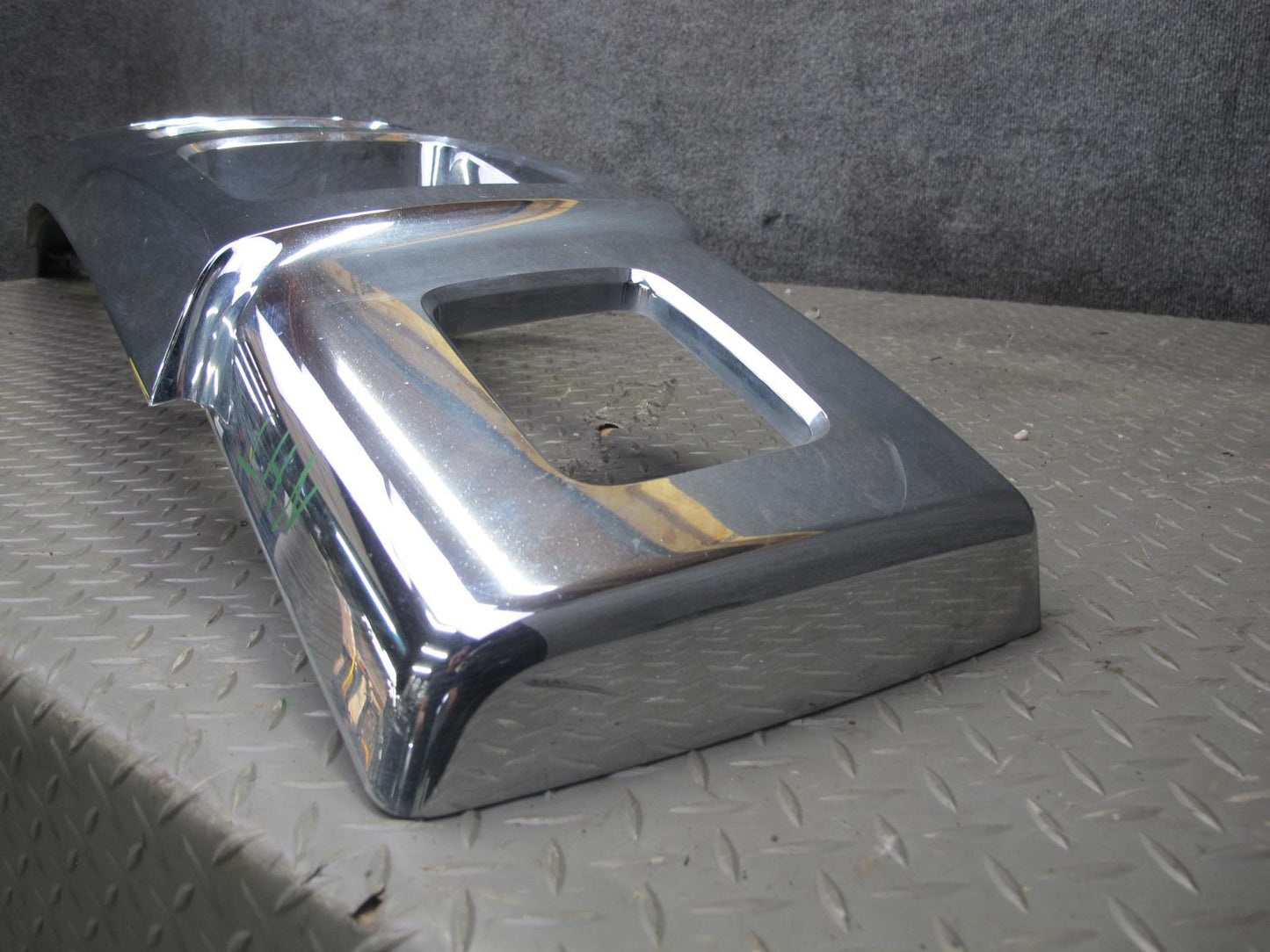 2008-2009 Hummer H2 Front Chrome Grille Panel 25886172