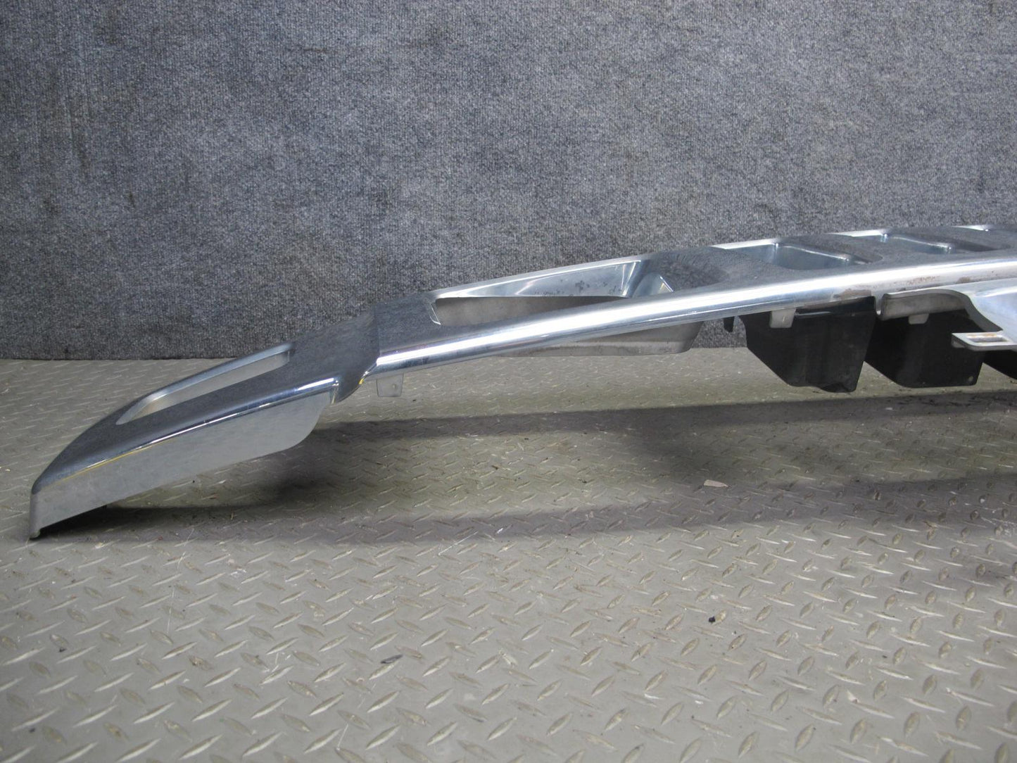 2008-2009 Hummer H2 Front Chrome Grille Panel 25886172