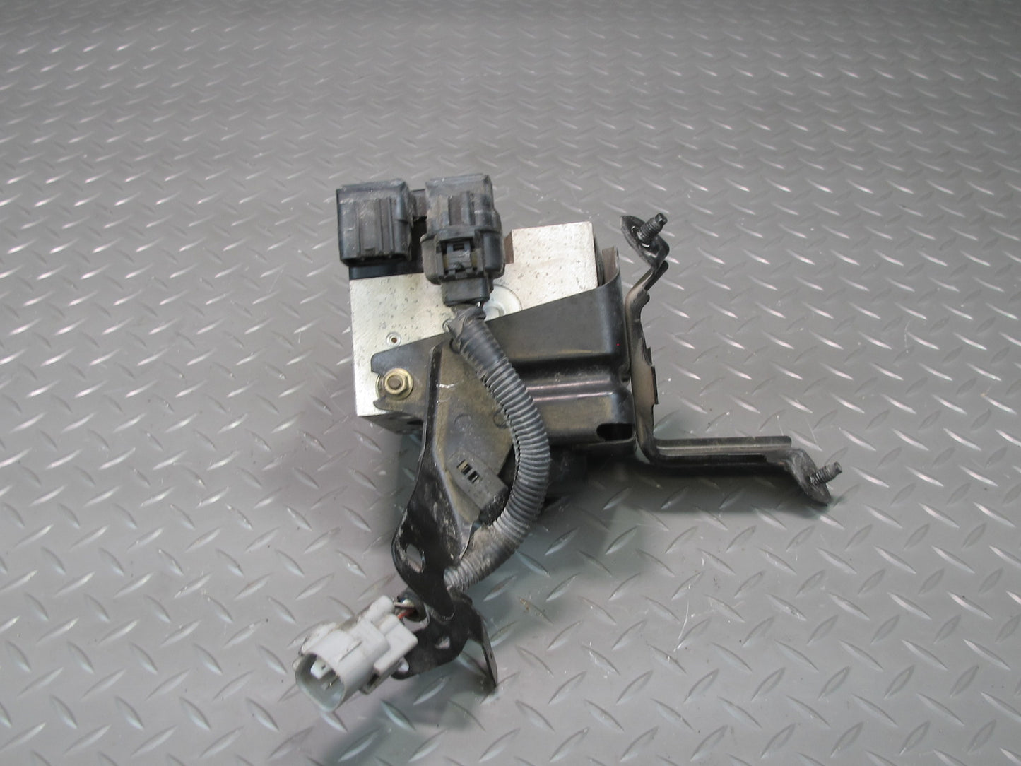 1996 Toyota MARK2 JZX100 Anti Lock Brake ABS Pump Module 44510-24060 OEM