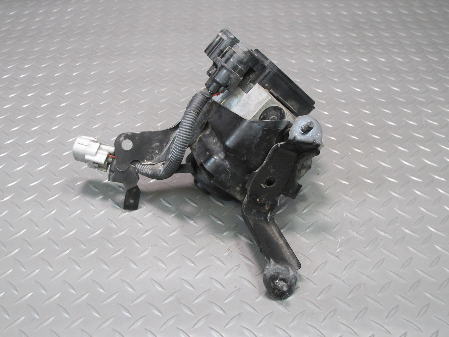 1996 Toyota MARK2 JZX100 Anti Lock Brake ABS Pump Module 44510-24060 OEM