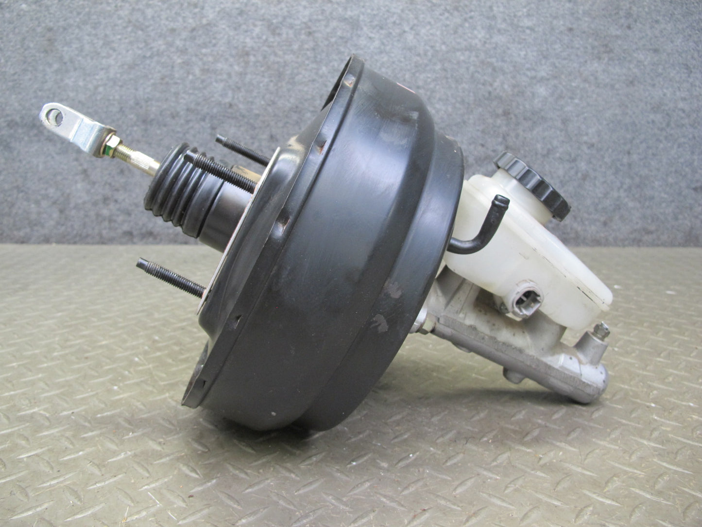 96-97 Toyota Celsior UCF20 RHD Brake Master Cylinder Booster Fluid Reservoir OEM