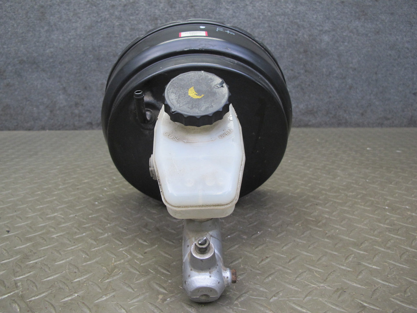 96-97 Toyota Celsior UCF20 RHD Brake Master Cylinder Booster Fluid Reservoir OEM